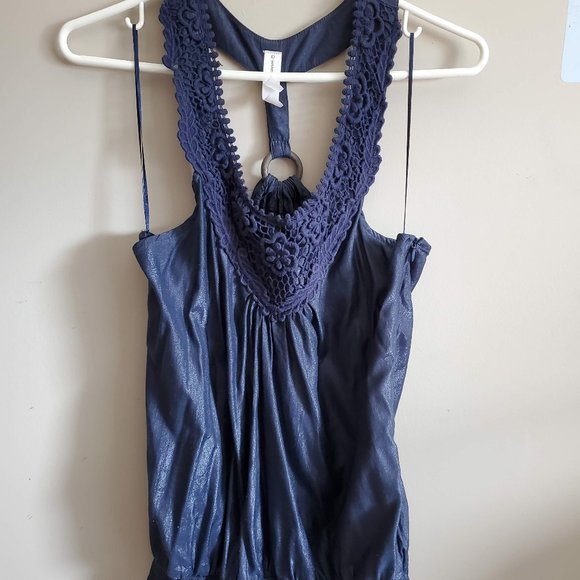 Blue Sleeveless Blouse - Picture 3 of 6